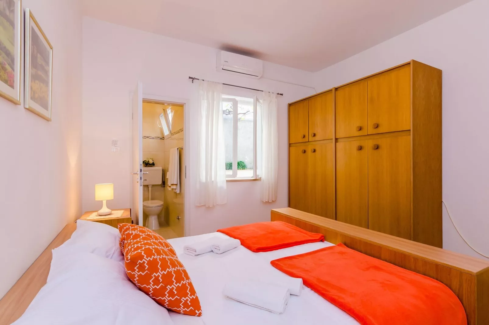 Rooms Batina- Standard Double Room-2-Indoor