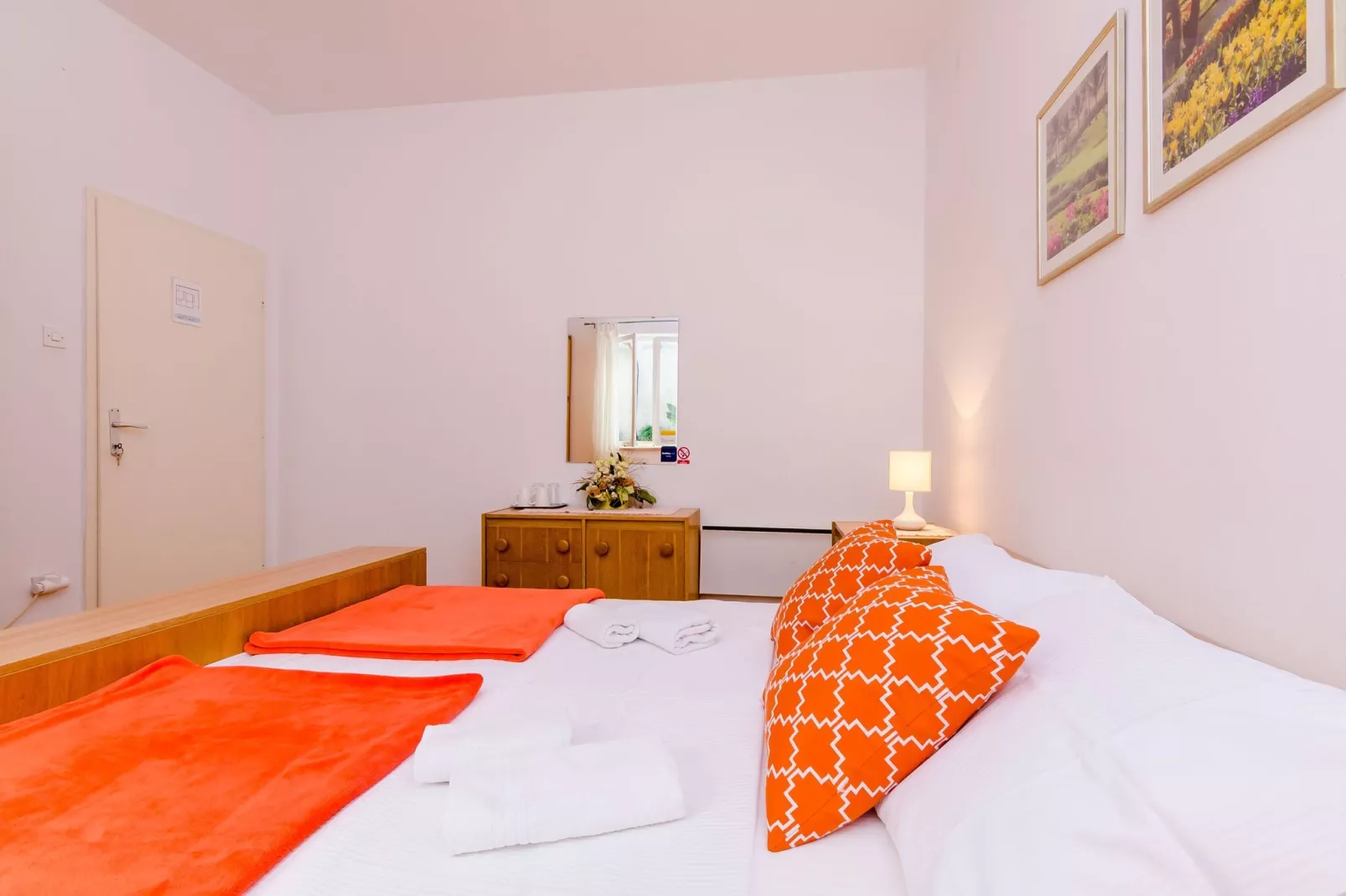 Rooms Batina- Standard Double Room-2-Indoor