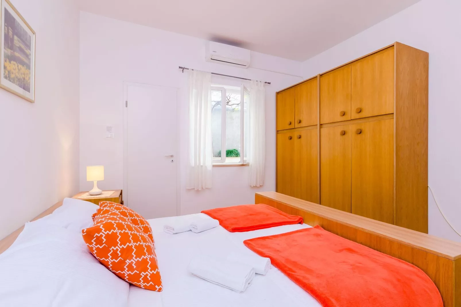 Rooms Batina- Standard Double Room-2-Indoor