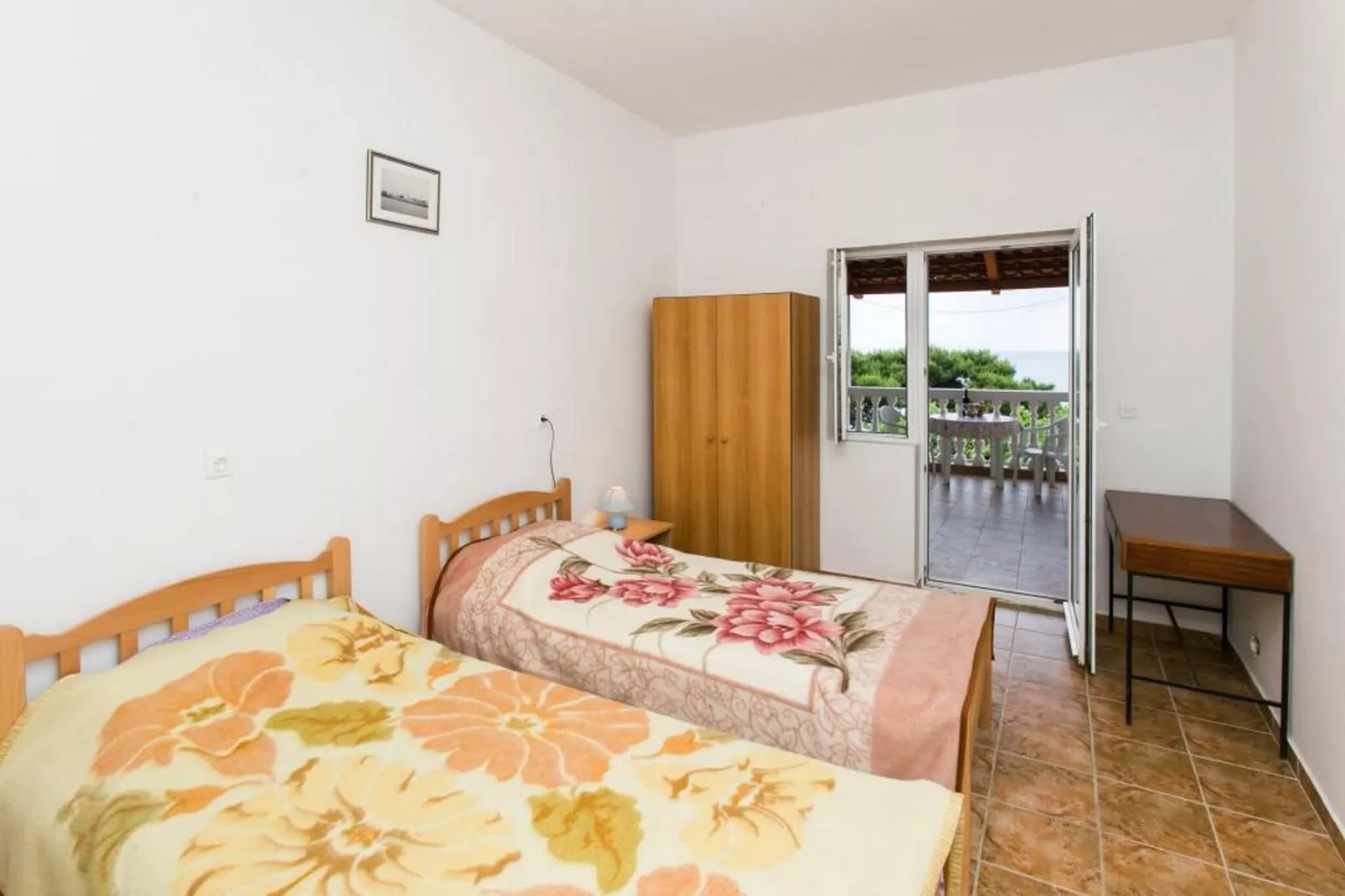 Apartments Franka Saplunara-Twin Room with Terrace and Sea view  No1-Bedroom