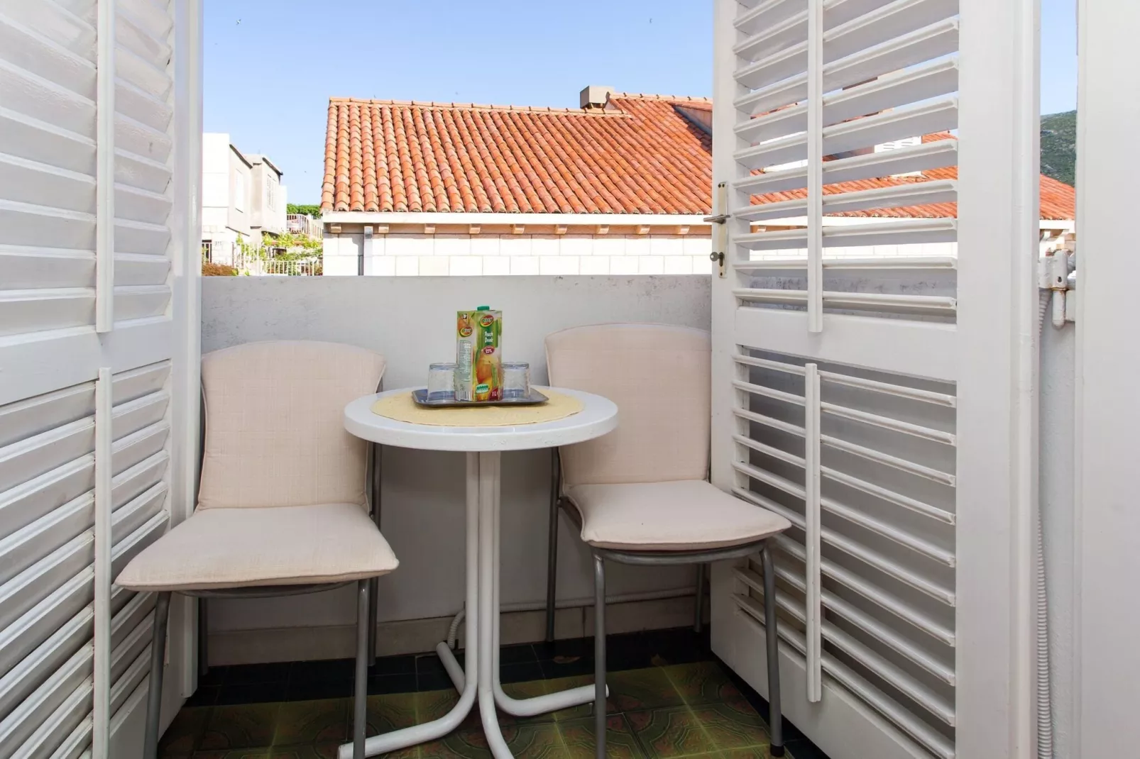 Guest House Ljubica - Double Room with Private Bathroom-2-Terrassenbalkon