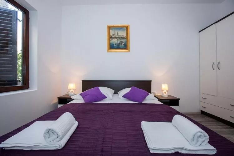 Villa Roza- Two-Bedroom Apartment-Chambre