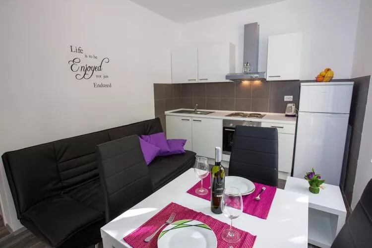 Villa Roza - One-Bedroom Apartment-Salle à manger
