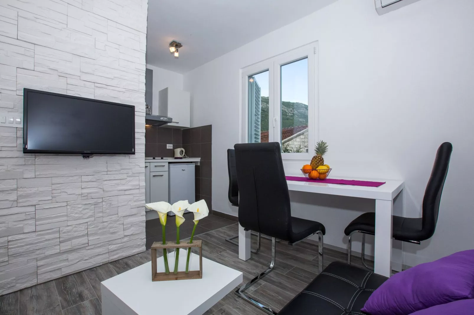 Villa Roza - One-Bedroom Apartment with Balcony-Esszimmer