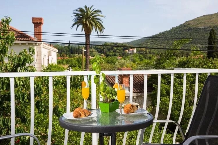 Villa Roza - Studio Apartment with Balcony-Terrace balcony