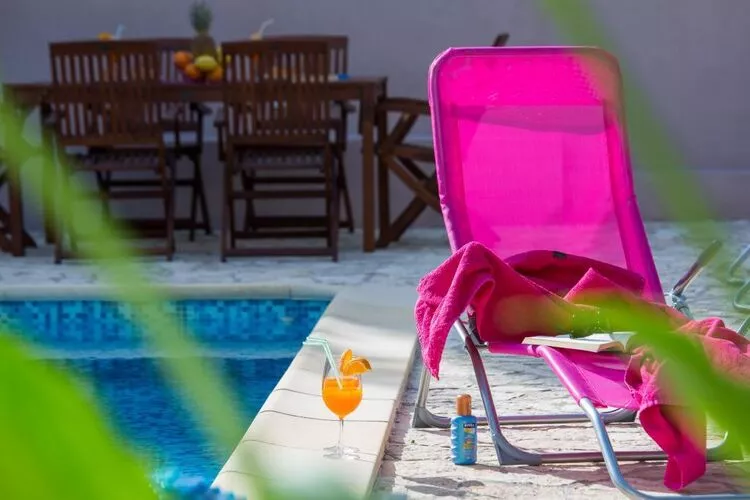 Villa Roza - Studio Apartment with Balcony-Pool