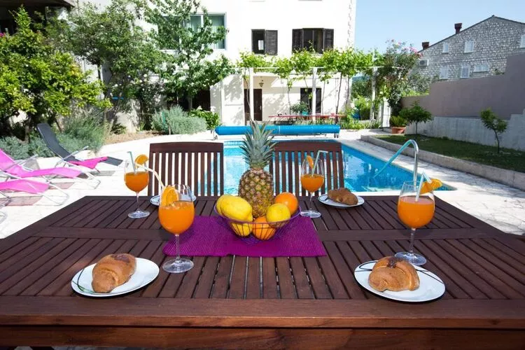 Villa Roza - Studio Apartment with Balcony-Terrace