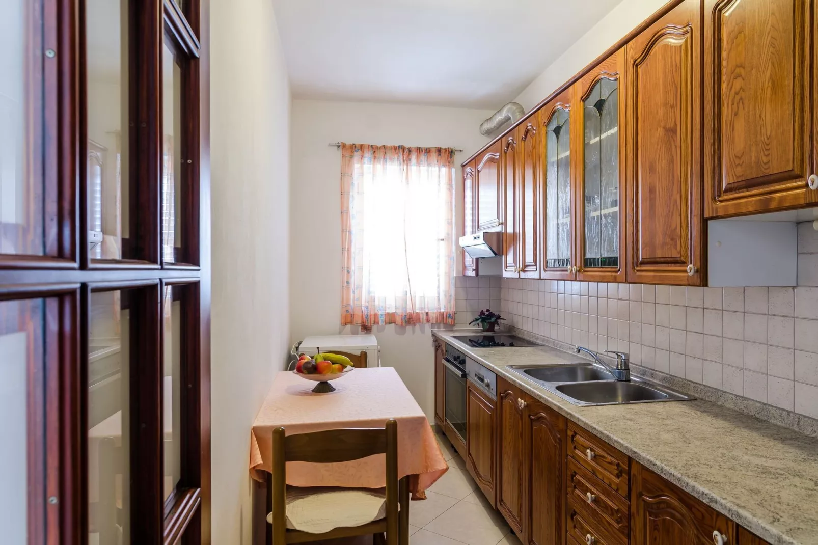 Apartment Paco - Three-Bedroom Apartment with Balcony and Sea View-Küche