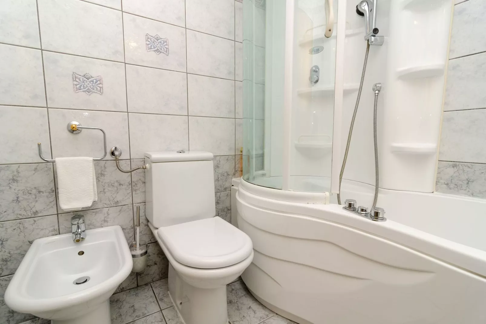 Apartment Paco - Three-Bedroom Apartment with Balcony and Sea View-Badezimmer