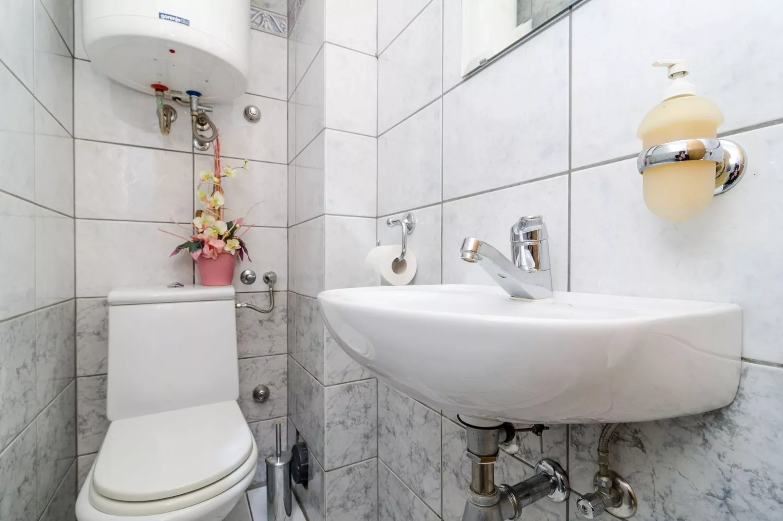 Apartment Paco - Three-Bedroom Apartment with Balcony and Sea View-Badezimmer