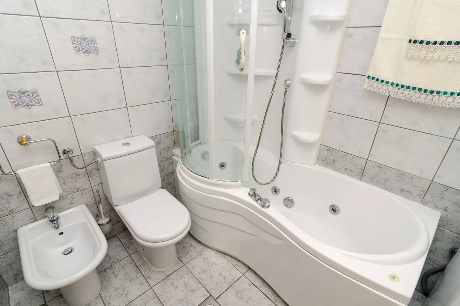 Apartment Paco - Three-Bedroom Apartment with Balcony and Sea View-Badezimmer