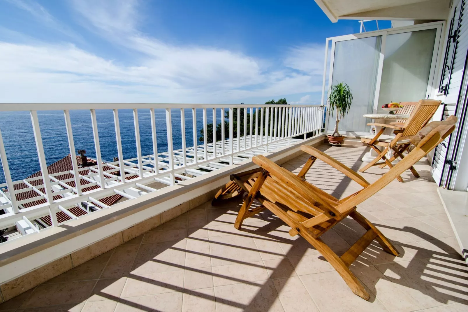 Apartment Paco - Three-Bedroom Apartment with Balcony and Sea View-Außenbereich