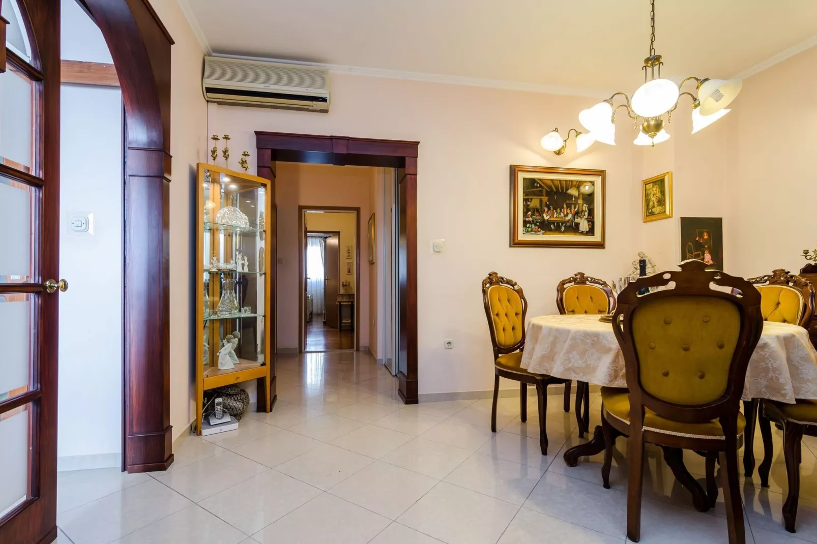 Apartment Paco - Three-Bedroom Apartment with Balcony and Sea View-Esszimmer