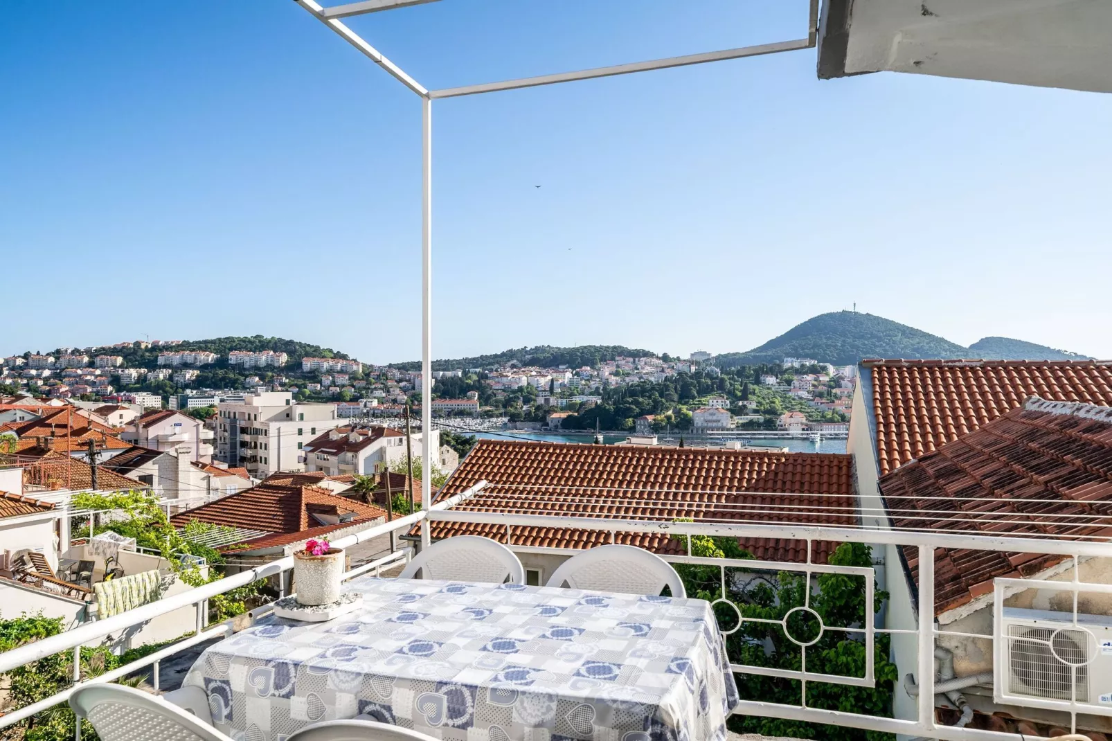 Apartment & Rooms Alan - One Bedroom Apartment with Balcony and Sea View-Terrace balcony
