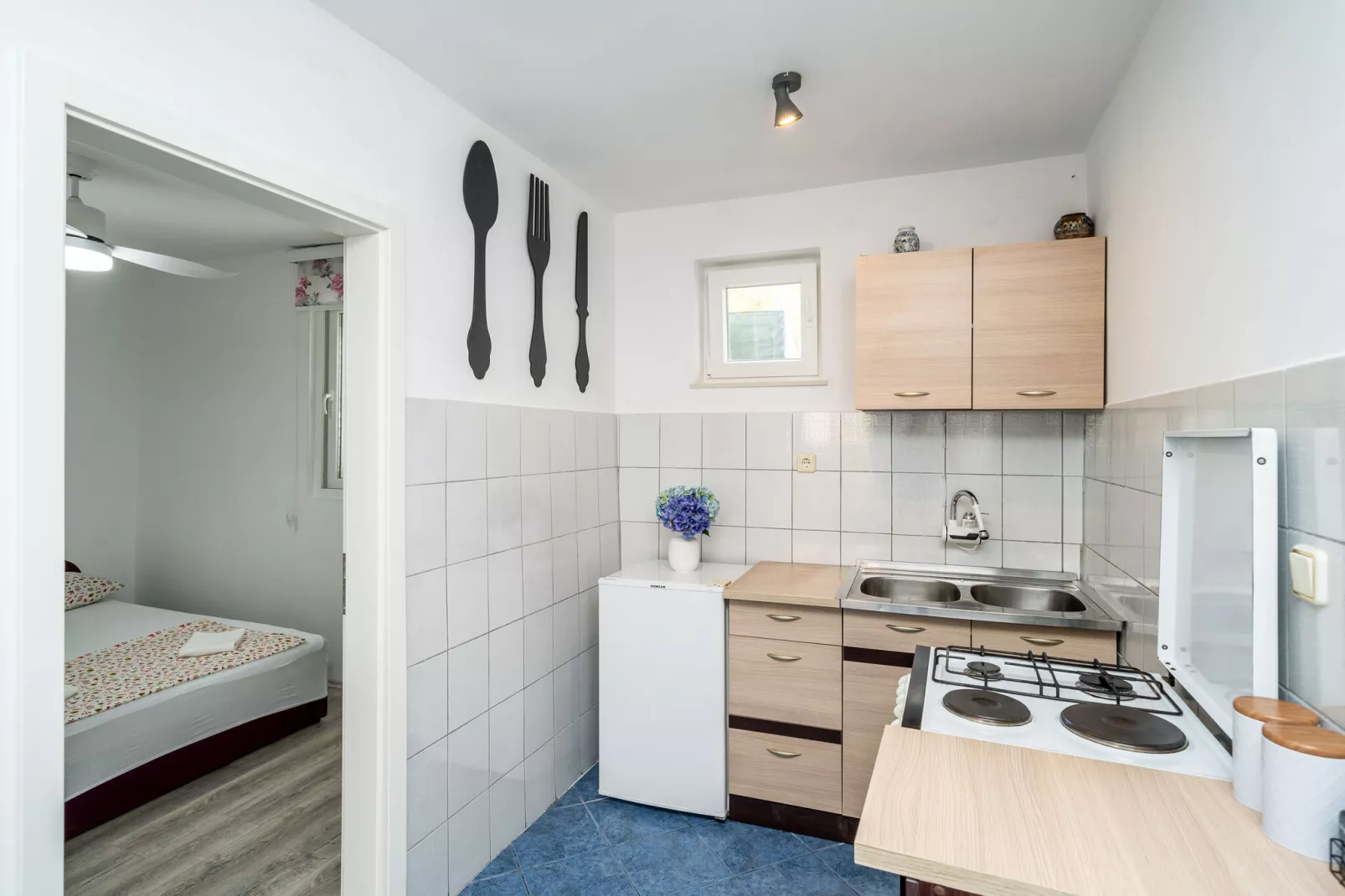 Apartment & Rooms Alan - Double Room with Shared Bathroom 2-Kitchen