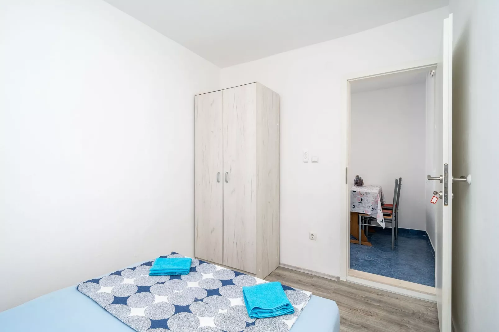 Apartment & Rooms Alan - Double Room with Shared Bathroom 2-Bedroom