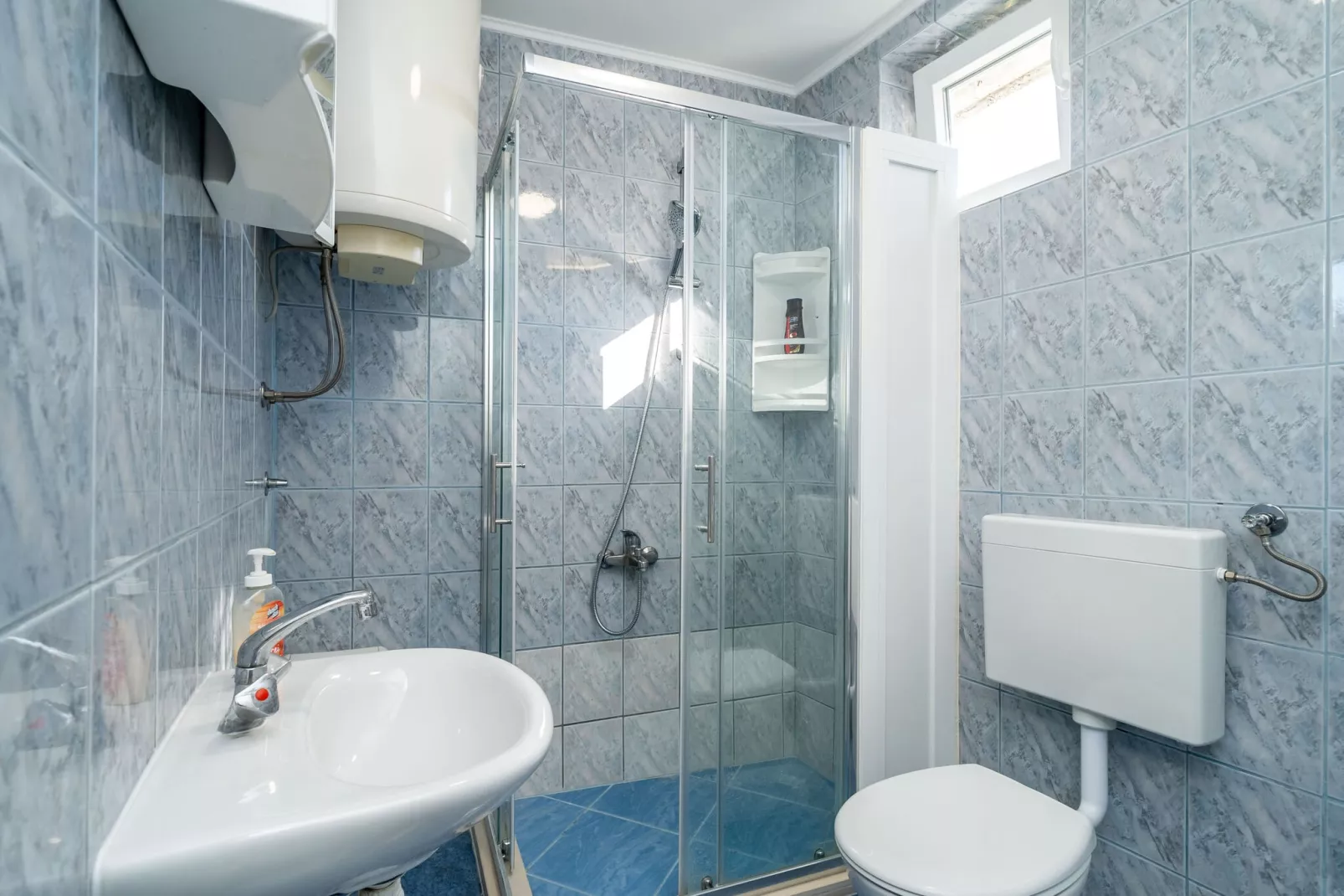 Apartment & Rooms Alan - Double Room with Shared Bathroom 2-Bathroom
