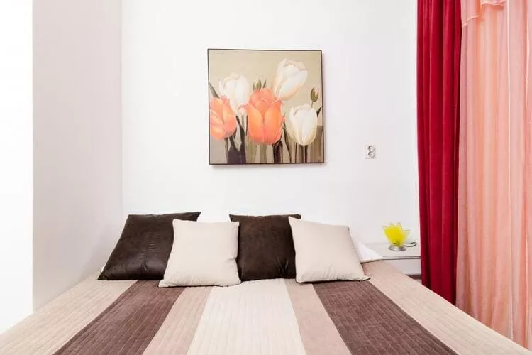 Apartment Nina - One Bedroom Apartment with Balcony-Schlafzimmer