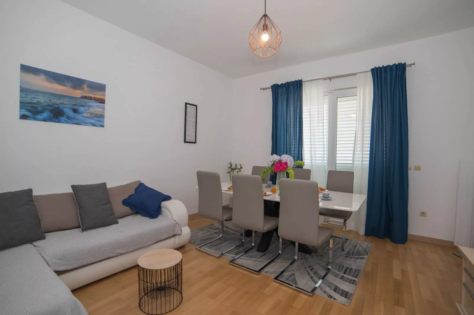 Apartment Faros - Two-Bedroom Apartment with Terrace and Sea View-Living room