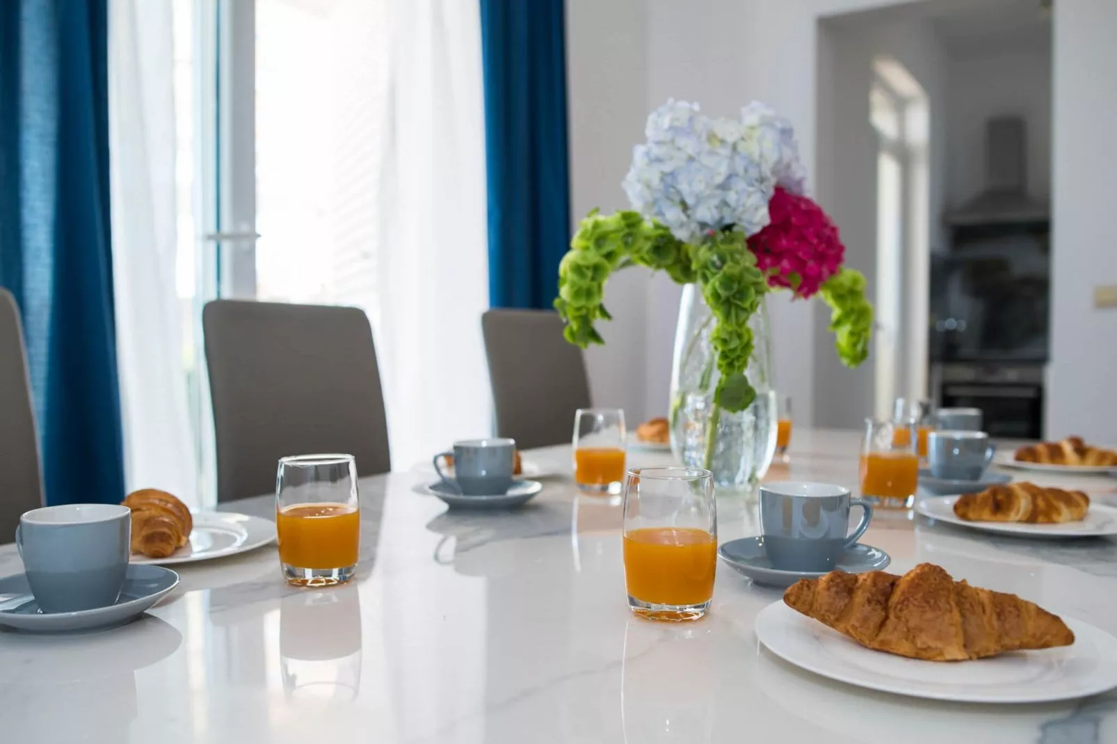 Apartment Faros - Two-Bedroom Apartment with Terrace and Sea View-Dining room