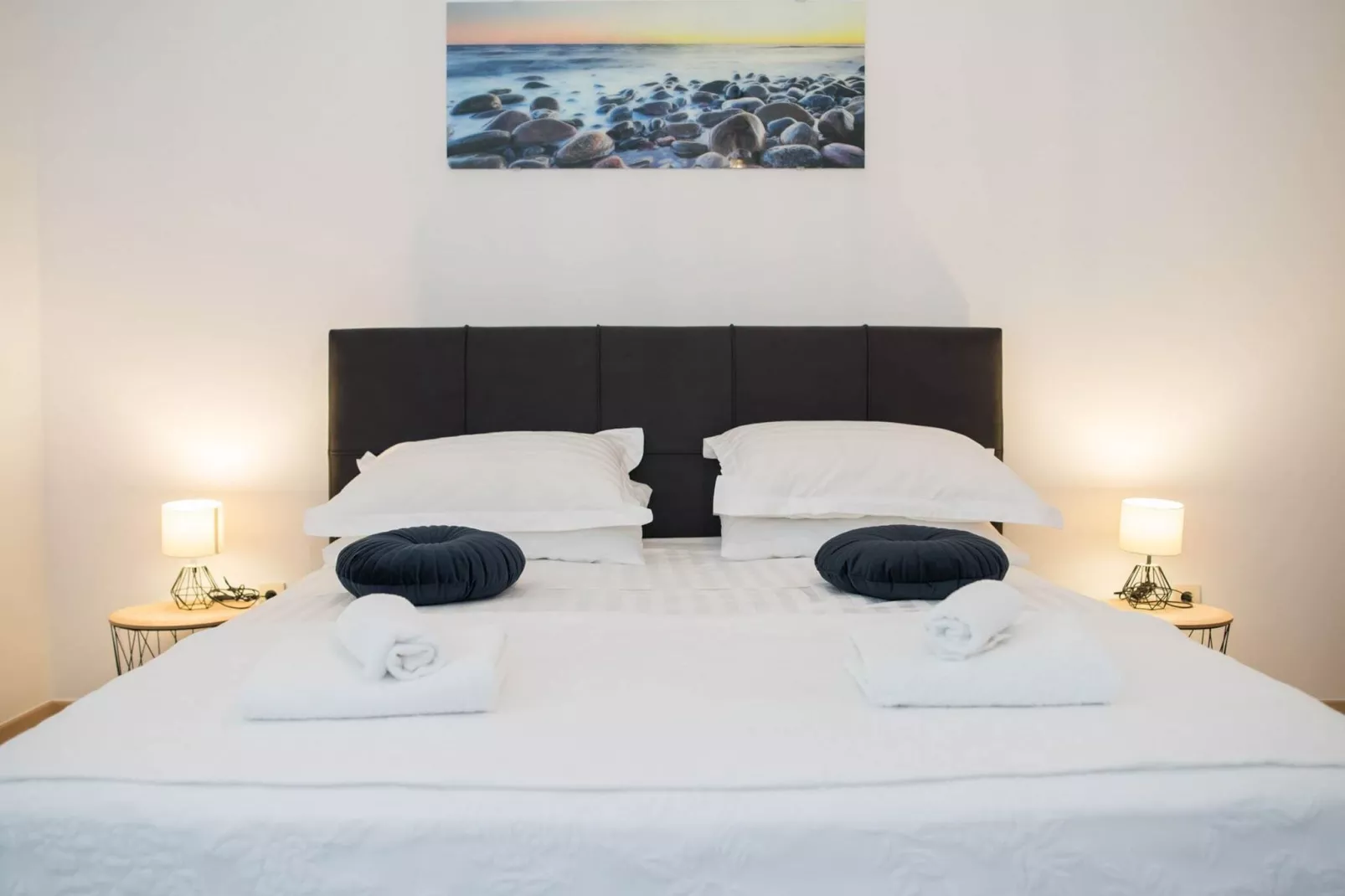 Apartment Faros - Two-Bedroom Apartment with Terrace and Sea View-Bedroom