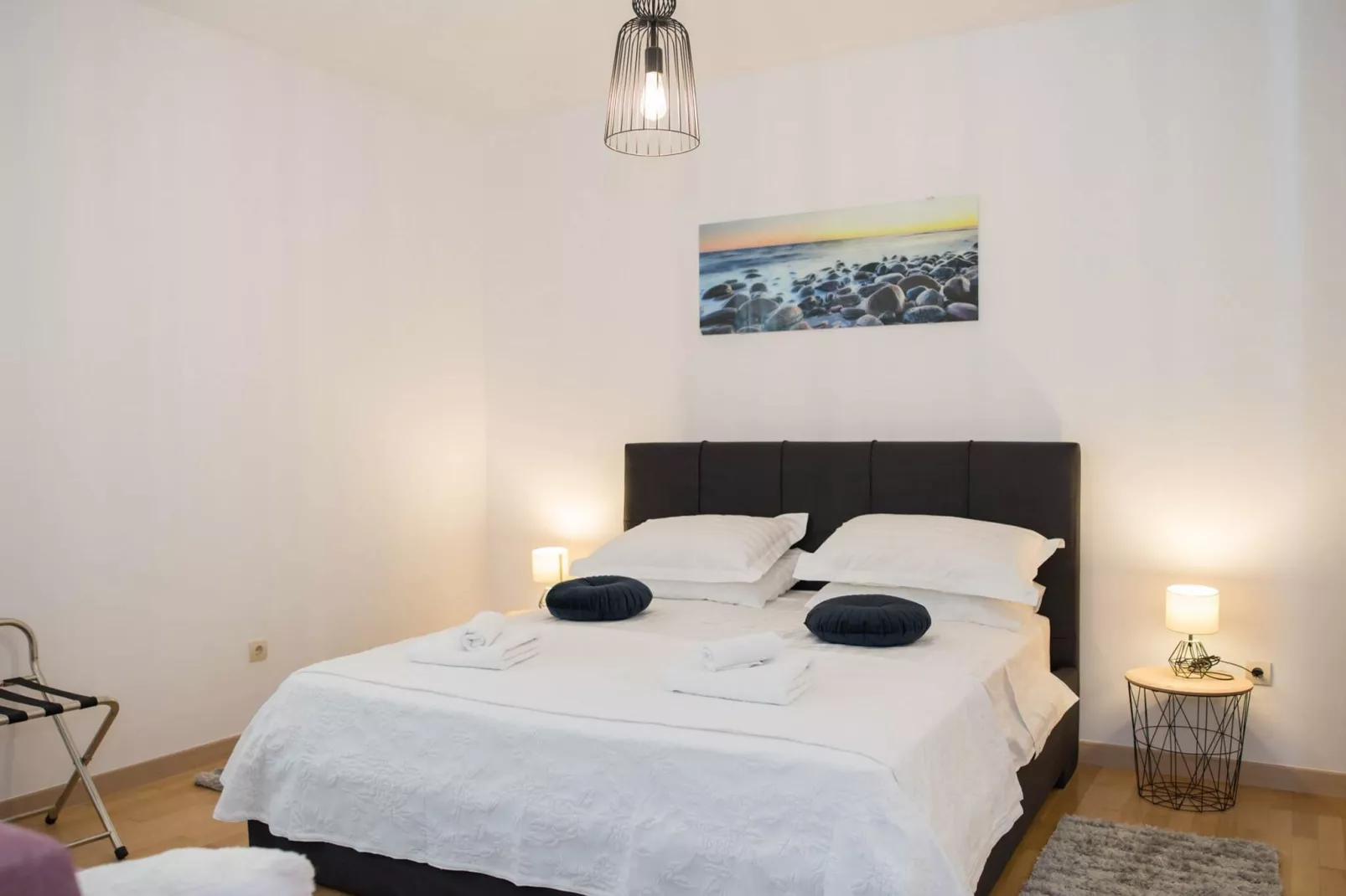 Apartment Faros - Two-Bedroom Apartment with Terrace and Sea View-Bedroom