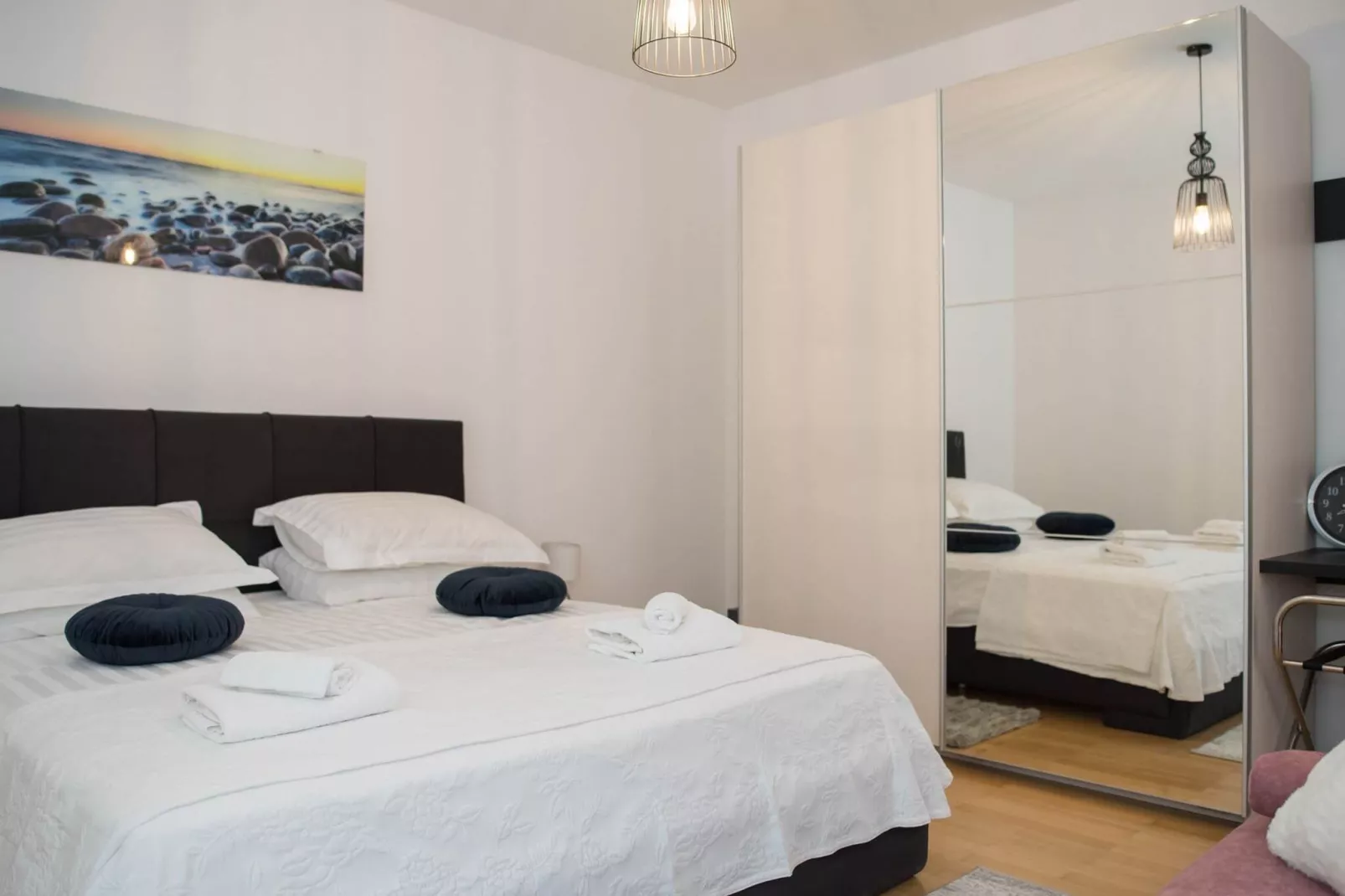 Apartment Faros - Two-Bedroom Apartment with Terrace and Sea View-Bedroom