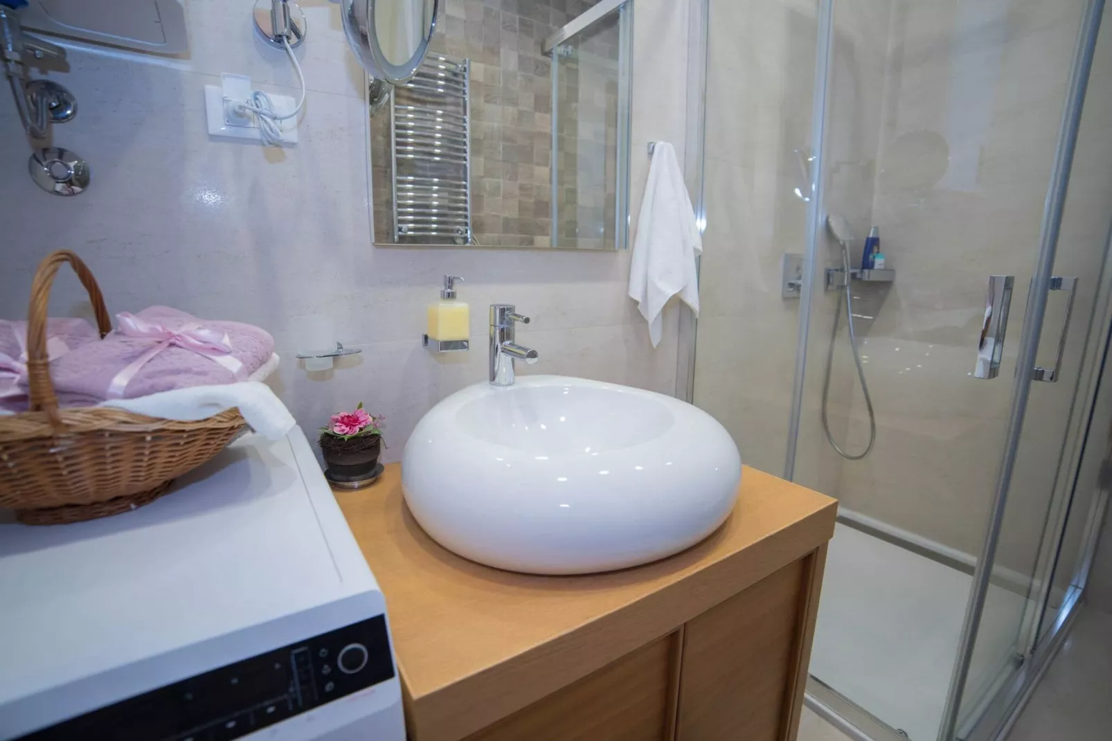 Apartment Faros - Two-Bedroom Apartment with Terrace and Sea View-Bathroom