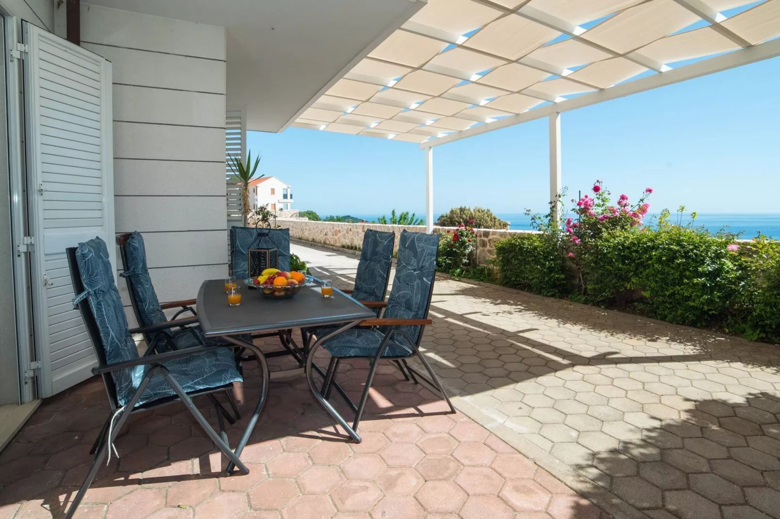 Apartment Faros - Two-Bedroom Apartment with Terrace and Sea View-Terrace