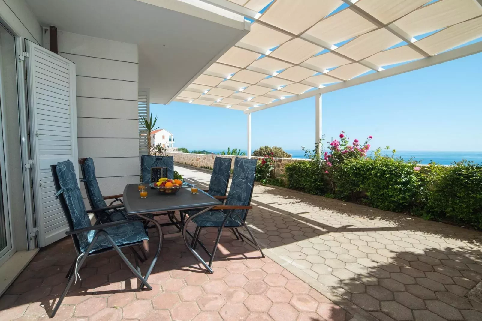 Apartment Faros - Two-Bedroom Apartment with Terrace and Sea View-Terrace