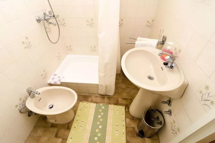 Apartments Anka - One-Bedroom Apartment with Balcony and Sea View-Badezimmer