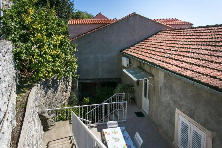 Apartments Anka - One-Bedroom Apartment with Balcony and Sea View-Außenbereich