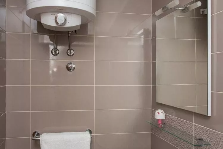 Apartments Anka- Studio Apartment with Balcony-Bathroom