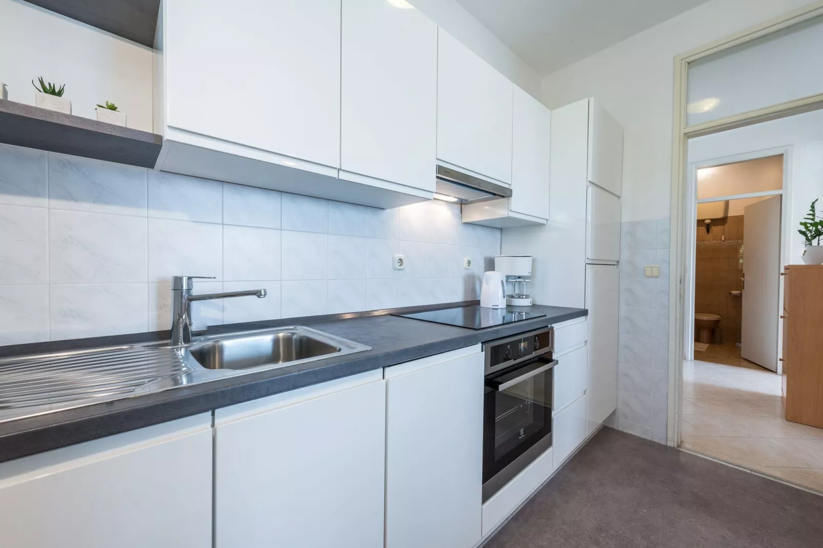 Apartment Lena - Three-Bedroom Apartment with Balcony and Sea View-Küche