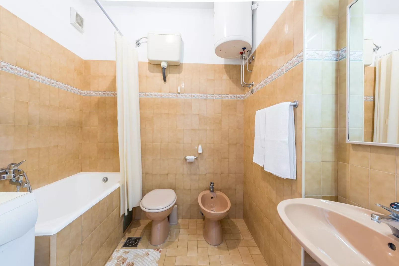 Apartment Lena - Three-Bedroom Apartment with Balcony and Sea View-Badezimmer