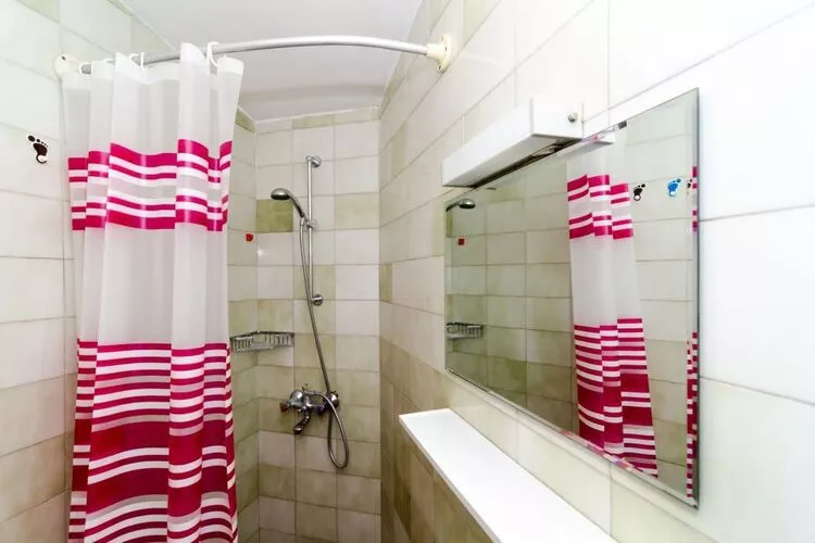 Apartments Paula - Studio Apartment with Terrace and Sea View-Bathroom