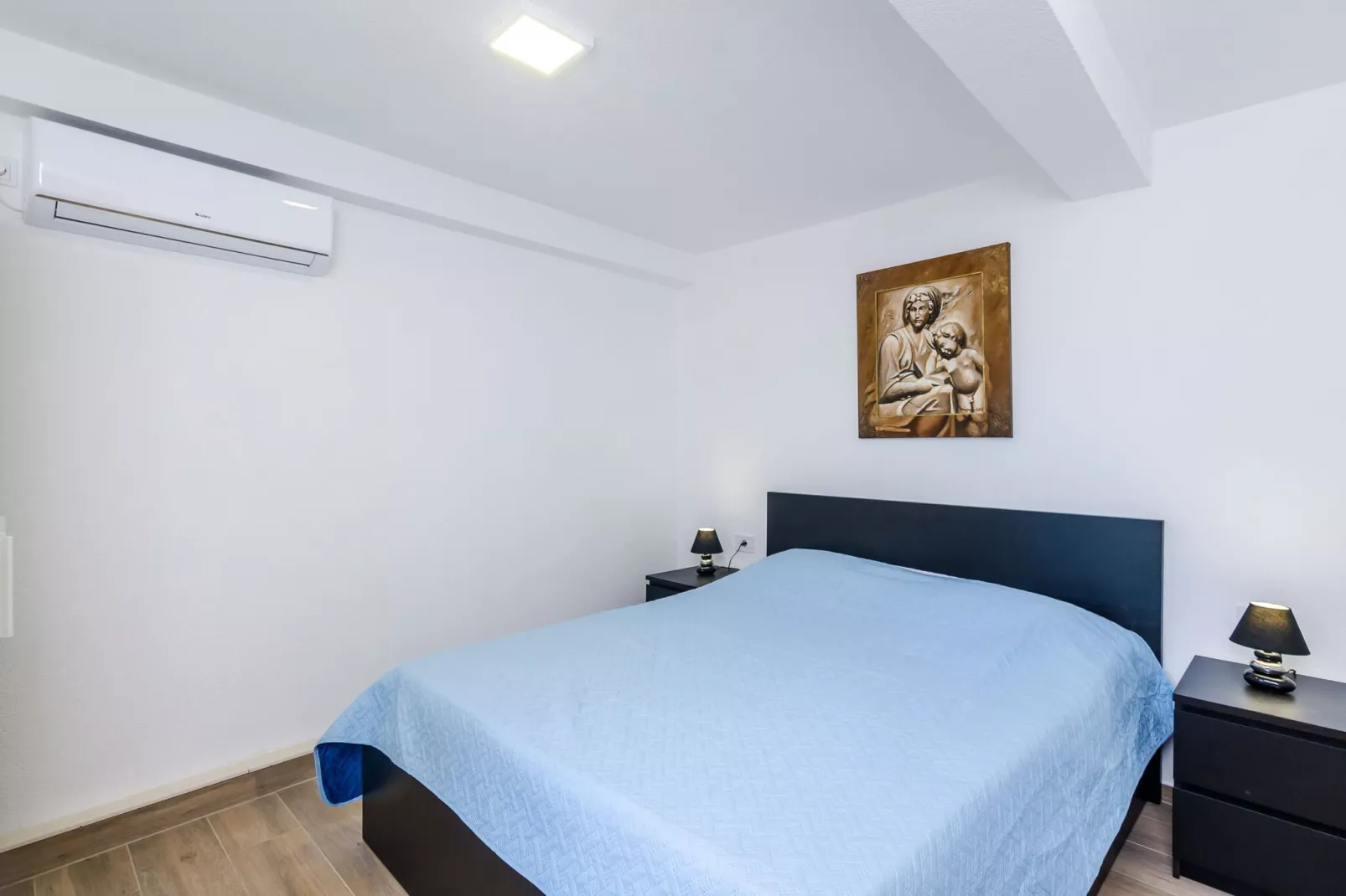 Apartments Paula - One Bedroom Apartment with Shared Terrace-Chambre