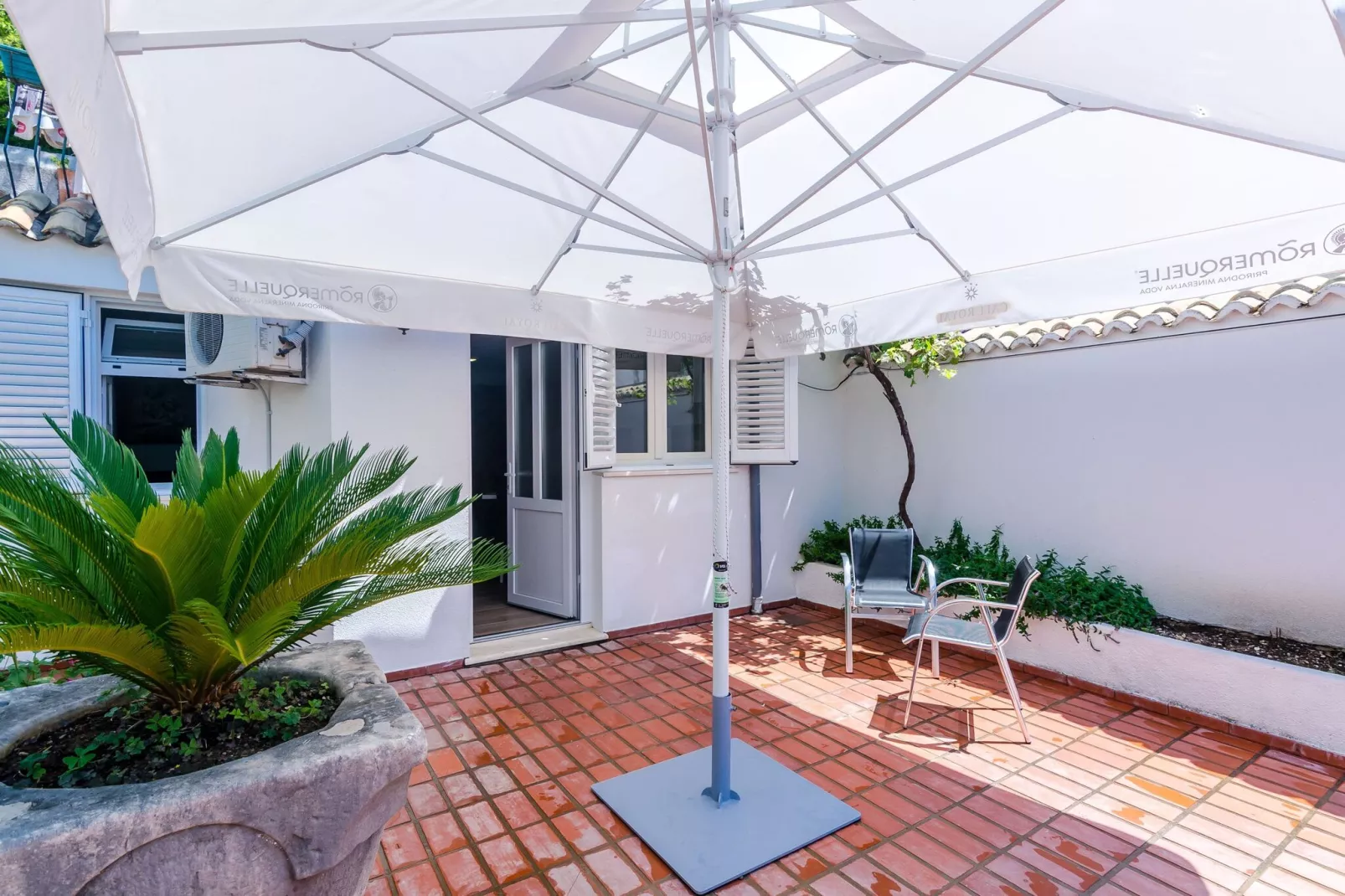 Apartments Paula - One Bedroom Apartment with Shared Terrace-Terrasse