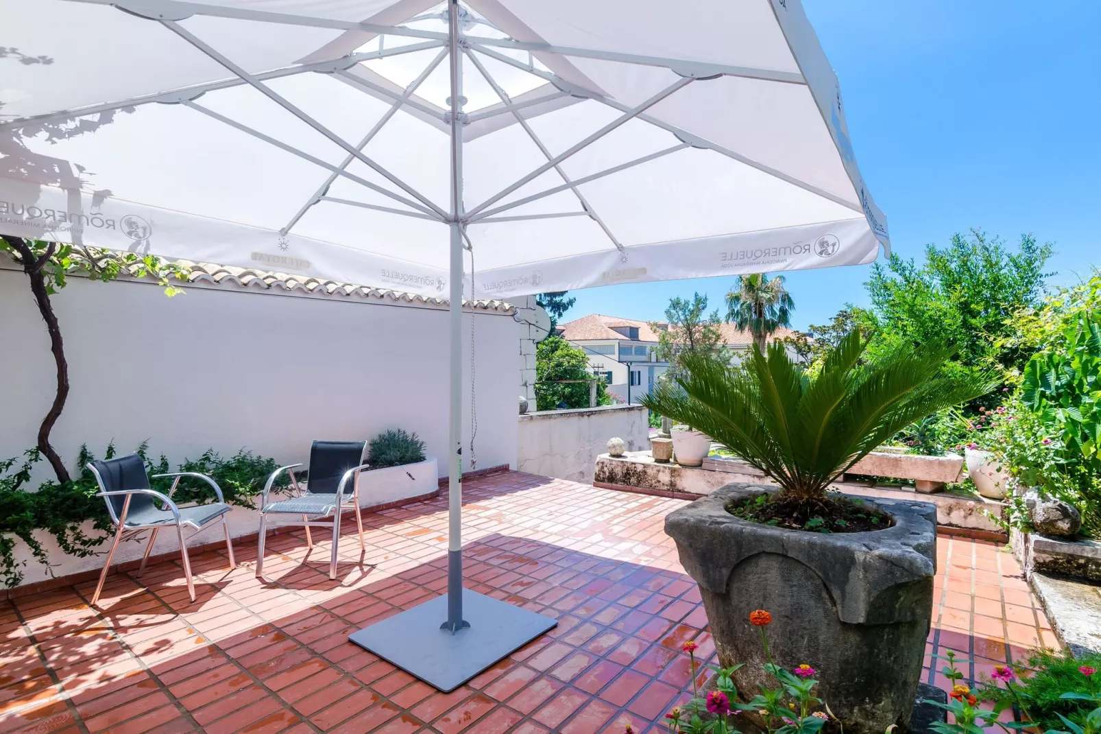 Apartments Paula - One Bedroom Apartment with Shared Terrace-Terrasse