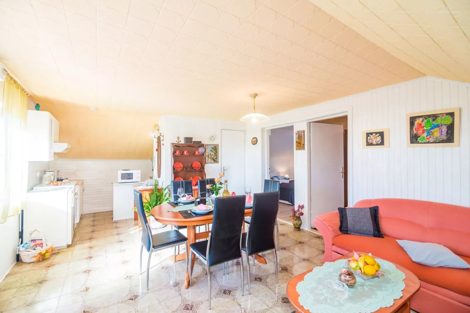 Villa Desin - Three Bedroom Apartment with Terrace and Garden View-Dining room