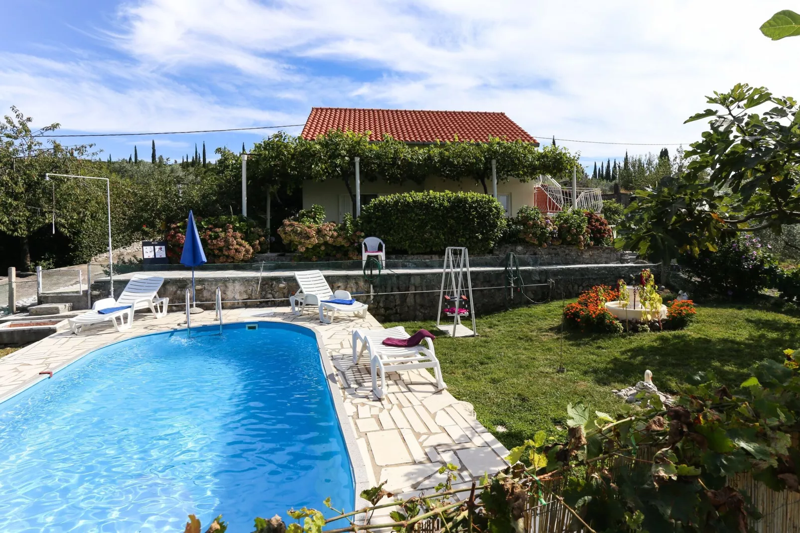 Villa Desin - Three Bedroom Apartment with Terrace and Garden View-Pool