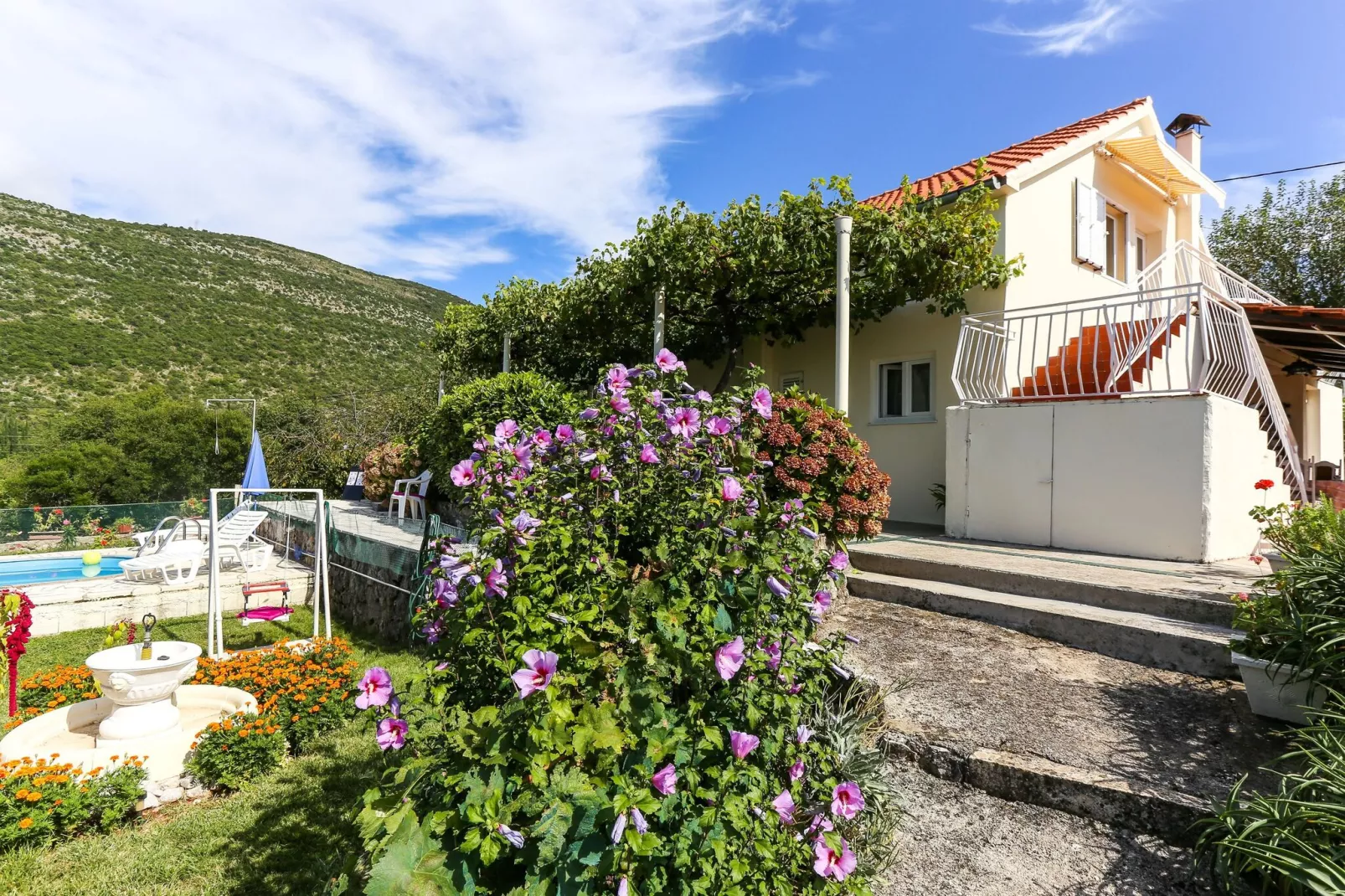 Villa Desin - Three Bedroom Apartment with Terrace and Garden View-Outdoor
