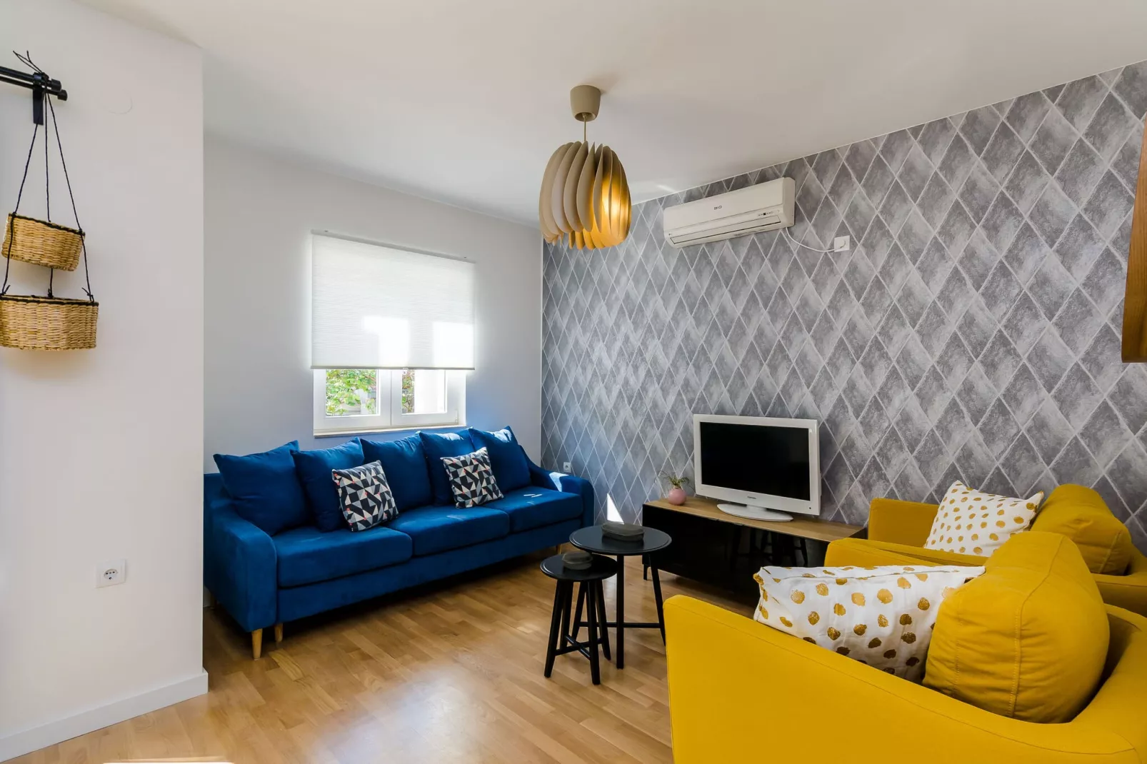 Apartment Sea Shell - Triplex Three-Bedroom Apartment with Terrace-Living room