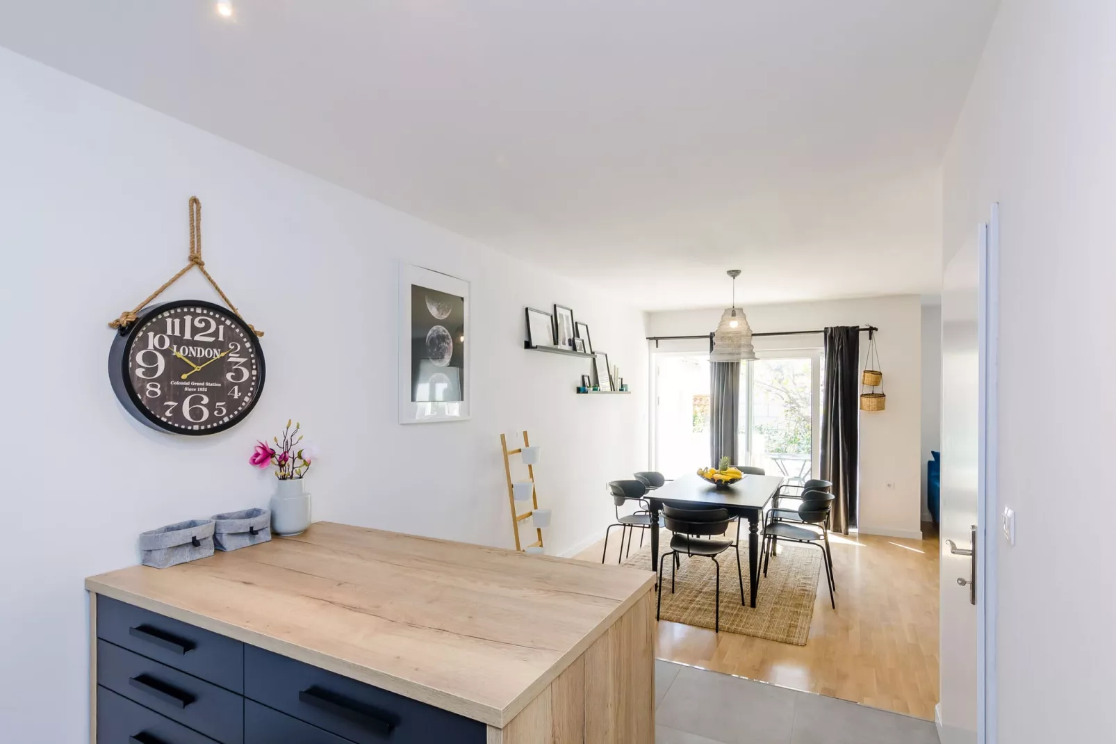 Apartment Sea Shell - Triplex Three-Bedroom Apartment with Terrace-Dining room