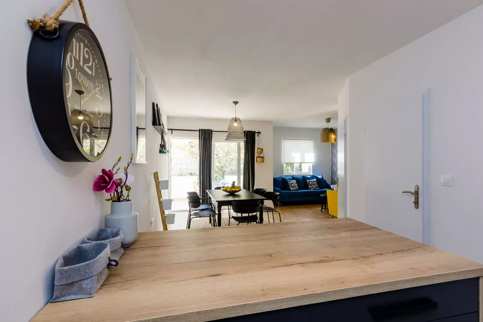 Apartment Sea Shell - Triplex Three-Bedroom Apartment with Terrace-Dining room