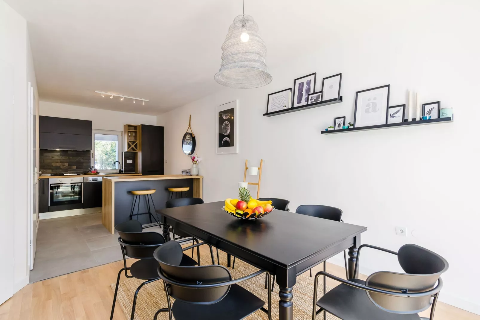 Apartment Sea Shell - Triplex Three-Bedroom Apartment with Terrace-Dining room