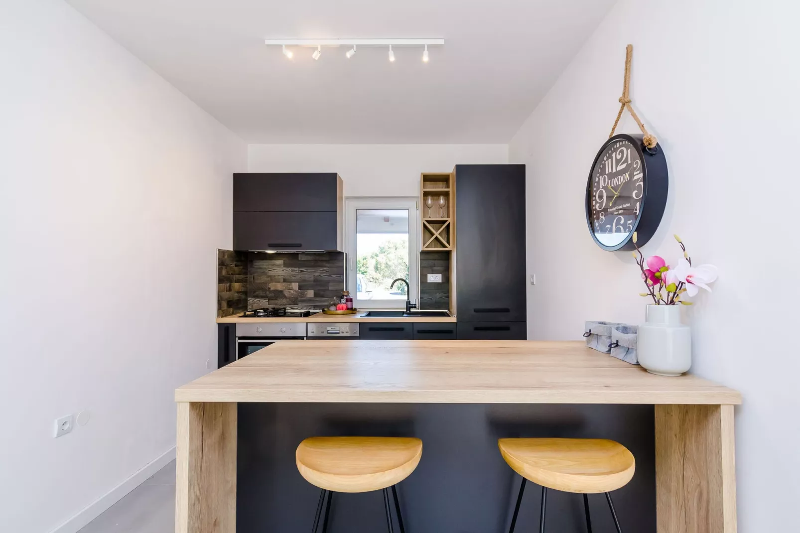 Apartment Sea Shell - Triplex Three-Bedroom Apartment with Terrace-Kitchen