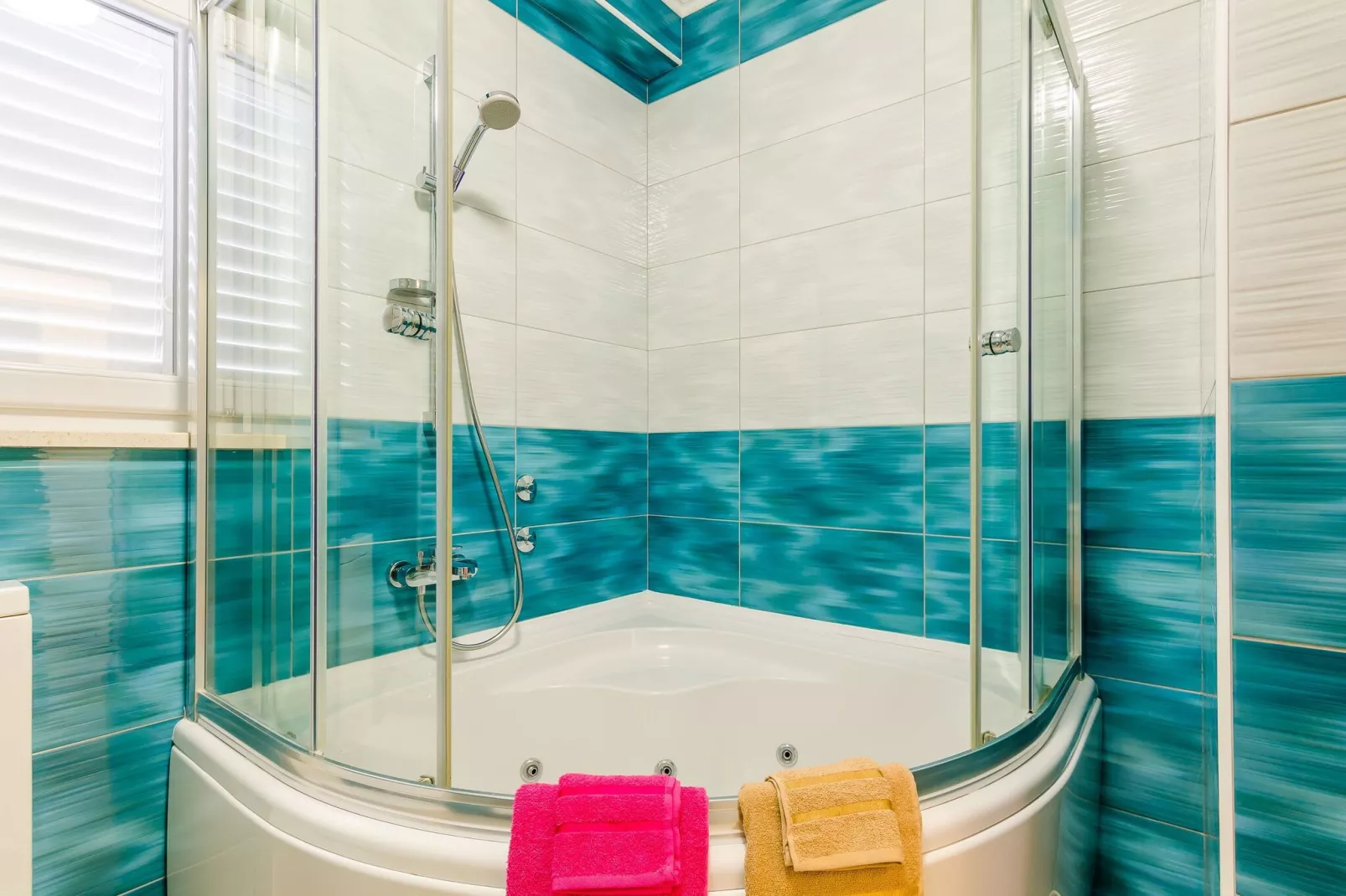 Villa Mateo - Three Bedroom Apartment with Terrace and Private Pool-Bathroom