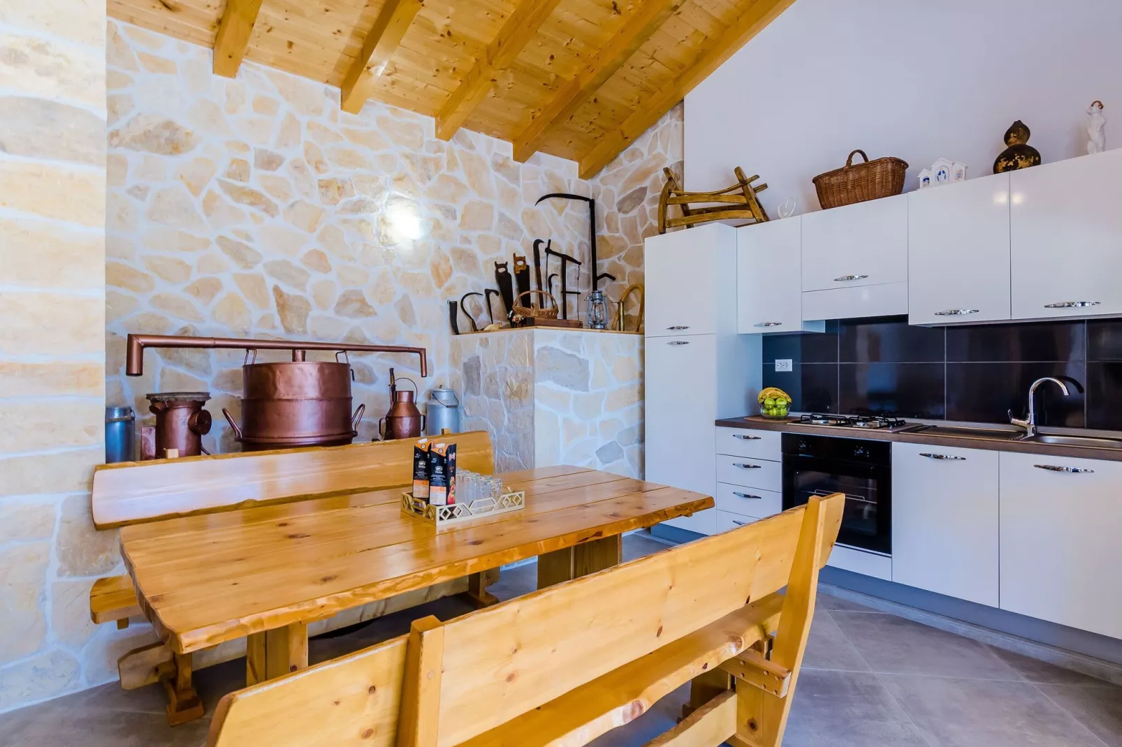 Villa Mateo - Three Bedroom Apartment with Terrace and Private Pool-Dining room
