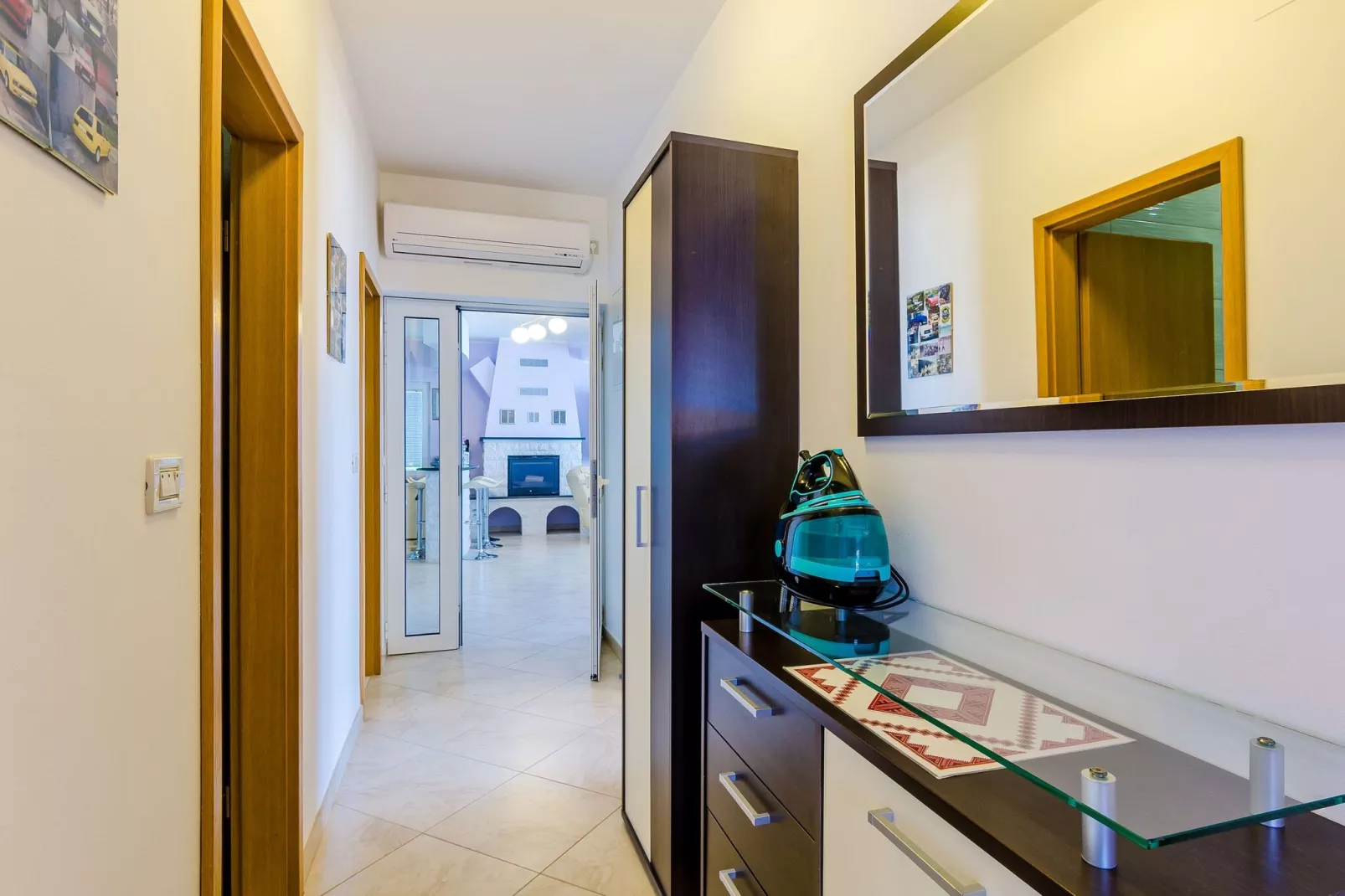 Villa Mateo - Three Bedroom Apartment with Terrace and Private Pool-Indoor